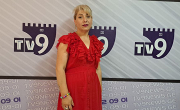 "ეროვნულ გამოცდებს ორ შვილთან ერთად ვაბარებ" - 45 წლის აბიტურიენტი ახალციხიდან