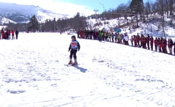 300 მოსწავლე არდადეგებს ბაკურიანში ატარებს 