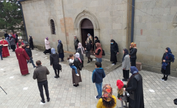 ვინც თავს შეუძლოდ გრძნობს, ან რისკ-ჯგუფშია, თავი შეიკავოს მსახურებაზე დასწრებისგან"- საპატრიარქო მრევლს მიმართავს