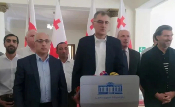 „ხალხის ძალა“ ამზადებს კანონპროექტებს „მედიაში სიცრუის გავრცელების“ და „უცხოური გავლენის აგენტის“ შესახებ 