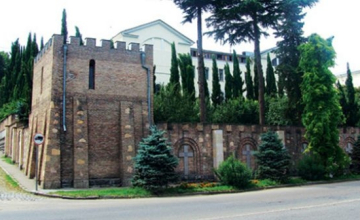 საპატრიარქო პატრიარქის მიერ ხელმოწერილ მეუფე იაკობის გათავისუფლების ბრძანებას აქვეყნებს