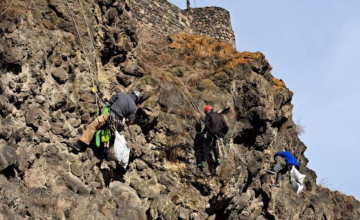 ხერთვისის ციხე ქვათაცვენისგან გაწმინდეს