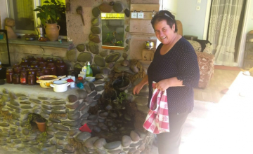 ქალი, რომელმაც წარსული ერთ ოთახში ჩაატია