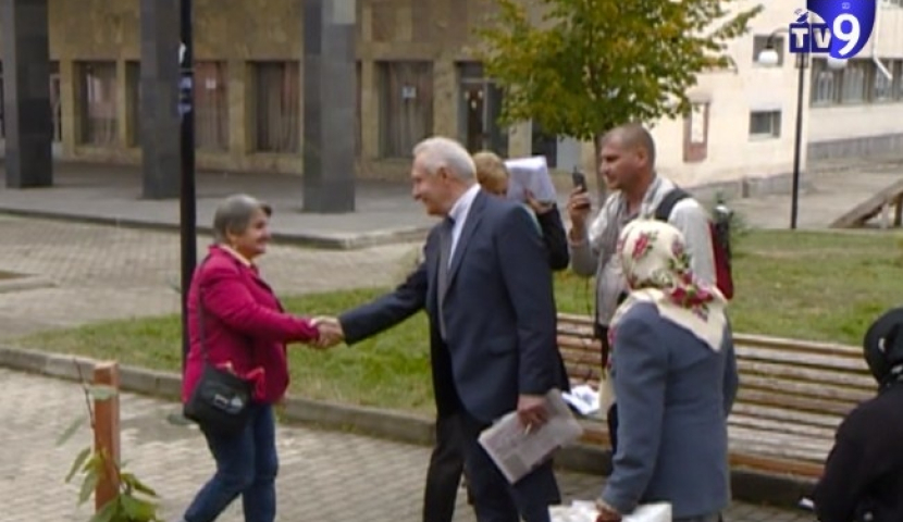 პრეზიდენტობის დამოუკიდებელი კანდიდატი ახალციხეში ამომრჩეველს შეხვდა