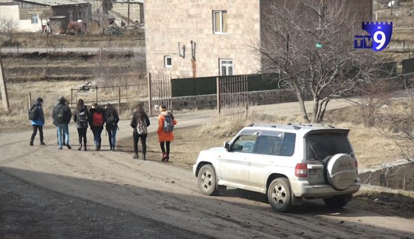 უმუშევრად დარჩენილი ახალგაზრდები სოფელ არაგვაში