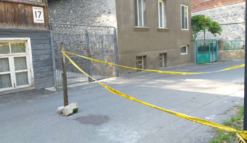 პოლიციამ ბორჯომში განზრახ მკვლელობის ფაქტზე ერთი პირი დააკავა