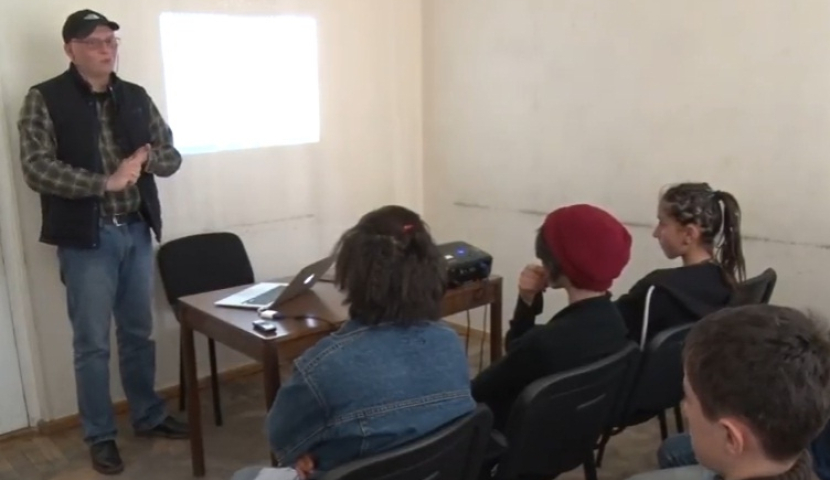 ახალციხეში მოზარდების ინტერნეტზე  დამოკიდებულებაზე იმსჯელეს