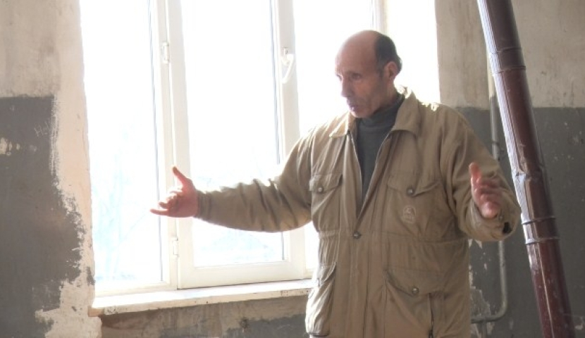 დიდი სმადის სკოლის მოსწავლეები პედაგოგს, ფიზიკურ შეურაცხყოფაში ადანაშაულებენ