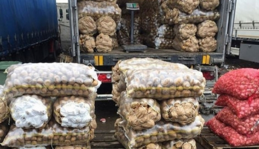 ფერმერები კარტოფილის დაბალი ფასის გამო ჩივიან (ფოტორეპორტაჟი)