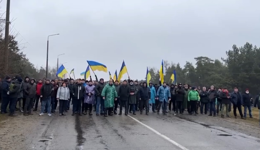 ენერგოდარში მოქალაქეებმა ოკუპანტებს, ატომურ ელექტროსადგურამდე მისასვლელი გზა გადაუკეტეს