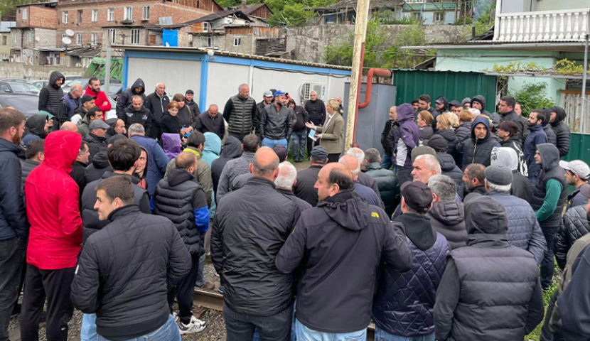 ბორჯომის ქარხნის თანამშრომლები კომპანიის მხრიდან შანტაჟზე ალაპარაკდნენ