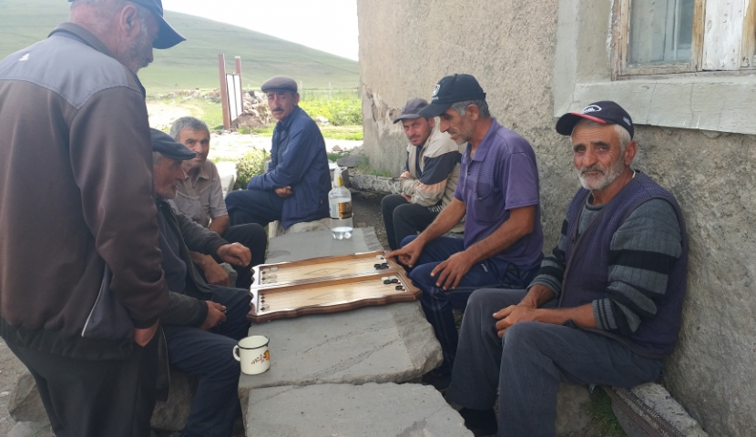 ,,ჩვენებმა უთხრეს ცხვრები გარეკეთო და მწყემსები თავს დაესხნენ" - რას ყვებიან სოფელ თორიაში