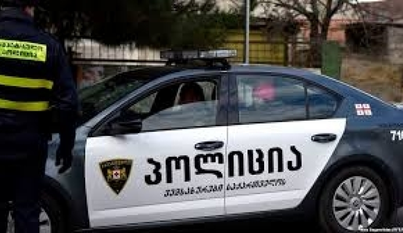 პოლიცია და საჯარიმოს მეპატრონე შეკრულები არიან - მოქალაქე ორი წელია მანქანას ვერ იბრუნებს