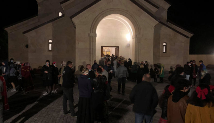 ტაძრებში სააღდგომო ლიტურგია დაიწყო