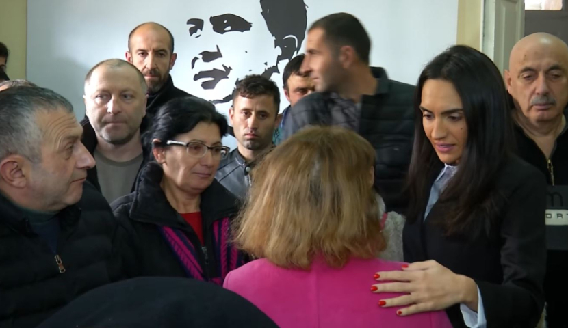 Սաակաշվիլիին ազատ արձակելու պահանջով ստորագրահավաքը շարունակվում է