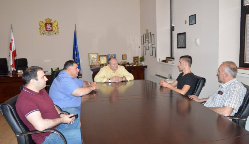 ასპინძელ რატი ზედგინიძეს სამხარეო ადმინისტრაციაში უმასპინძლეს