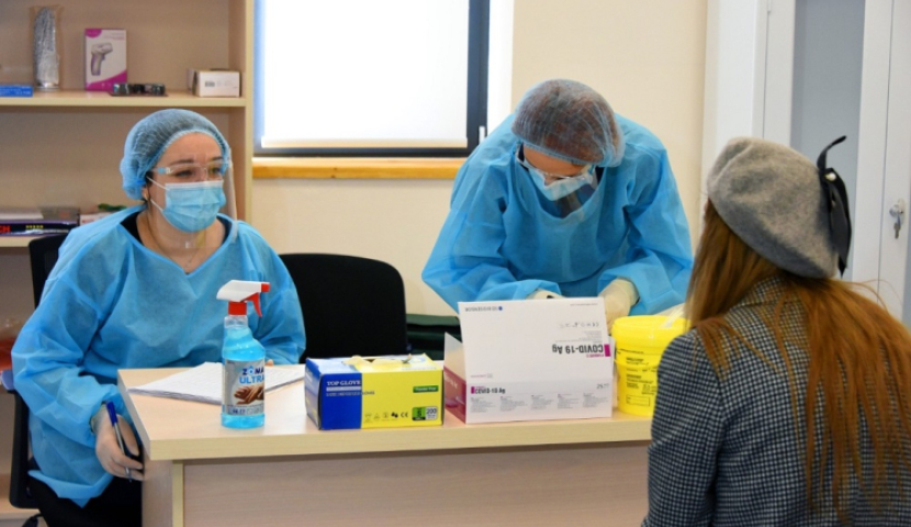 სკოლების ნაწილში მასწავლებელთა სავალდებულო ტესტირებას სკოლის ექიმები უზრუნველყოფენ