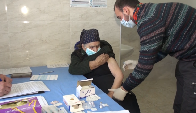 "ვინც არ არის აცრილი, უნდა აიცრას, ვინც ორჯერ არის აცრილი „ბუსტერი" გაიკეთოს" - გამყრელიძე