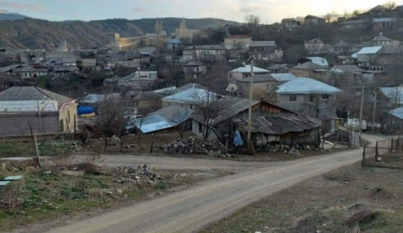 ტურისტული უბნის ორი სახე