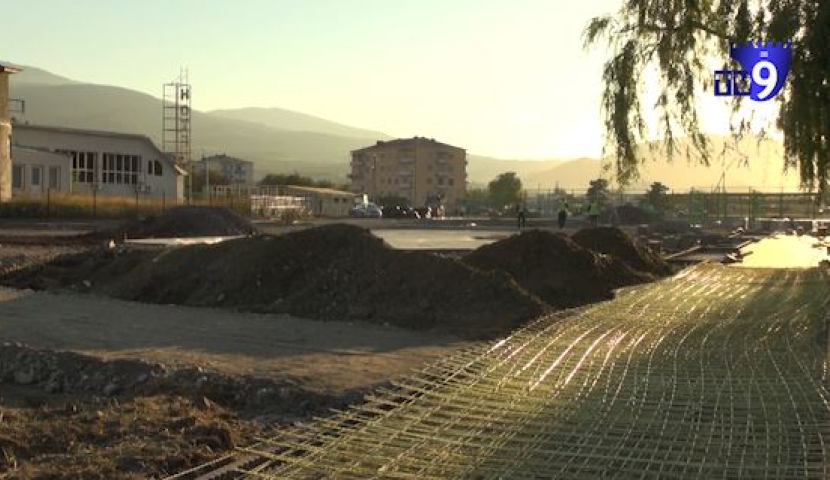 რუსთაველის ქუჩასა და ხელოვნურ ტბაზე ინფრასტრუქტურული სამუშაოები მიმდინარეობს