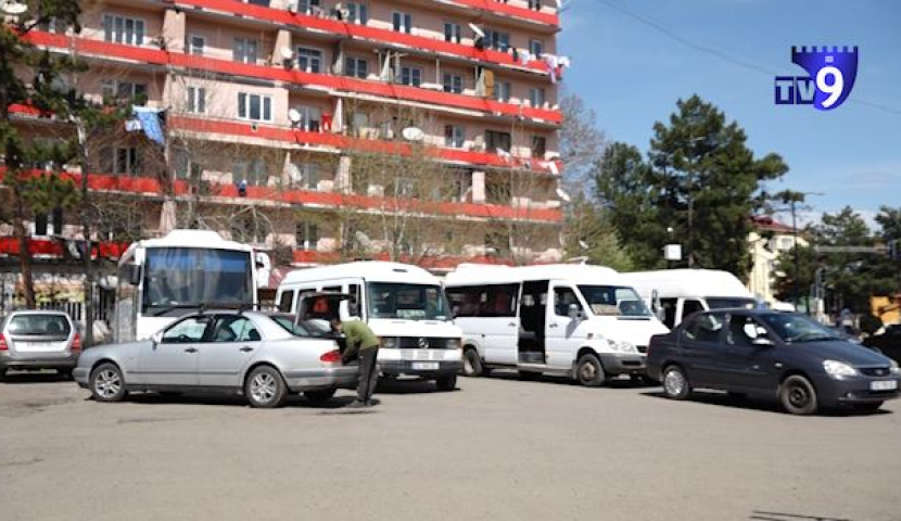 ახალციხეში ზოგიერთ მიმართულებაზე ტრანსპორტის მოძრაობა ჩერდება