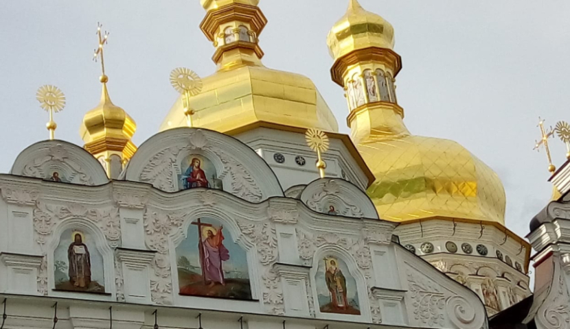 300 წლის შემდეგ, კიევ- პეჩერის ლავრის ტაძარში, სააღდგომო წირვა უკრაინულ ენაზე აღევლინა