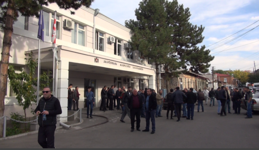 შპს „კეთილმოწყობამ“ გათავისუფლებულ თანამშრომლებს მორიგება შესთავაზა