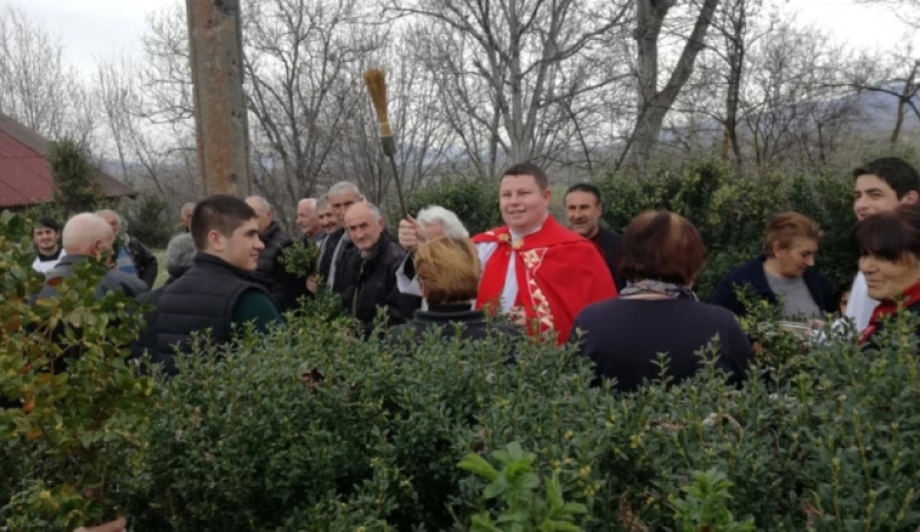 კათოლიკე და სომხური სამოციქულო ეკლესიები ბზობას ზეიმობენ