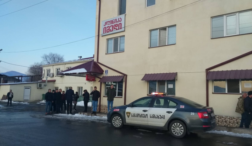 ავტოსაგზაო შემთხვევა ახალციხეში - დაშავდნენ მცირეწლოვანები