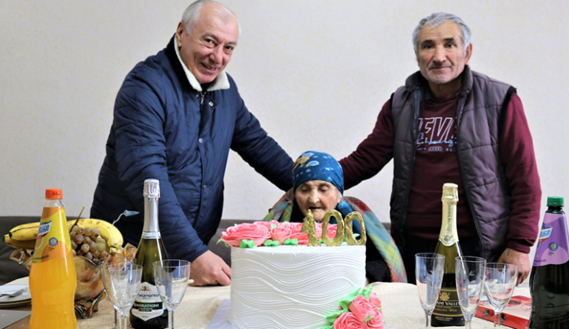 ასპინძელი ოლია მელიქიძე 100 წლის გახდა