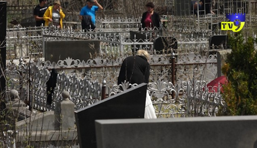 კათოლიკური და სომხური სამოციქულო ეკლესიის მრევლი საფლავებზე გავიდა