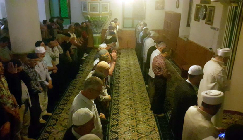 მუსლიმი მრევლი რამაზან ბაირამს აღნიშნავს.