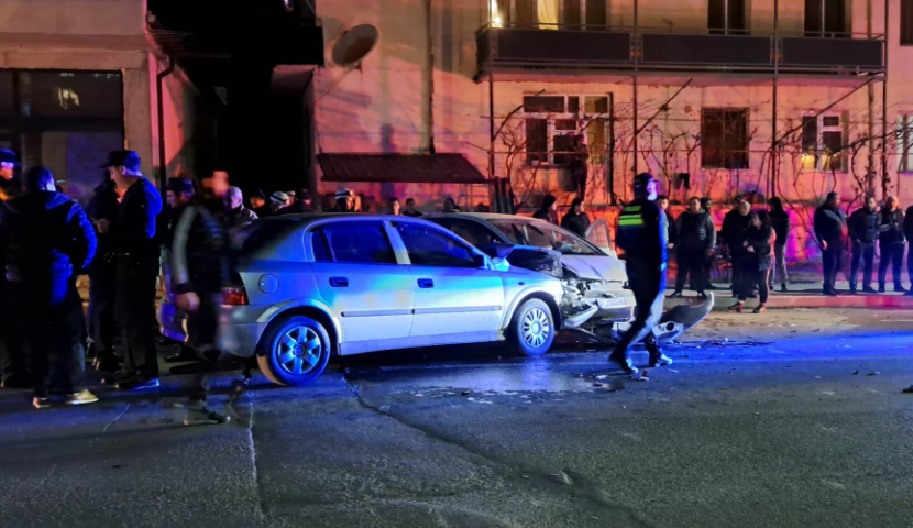 Ավտովթար Ախալցիխեում՝ երկու ավտոմեքենաների մասնակցությամբ