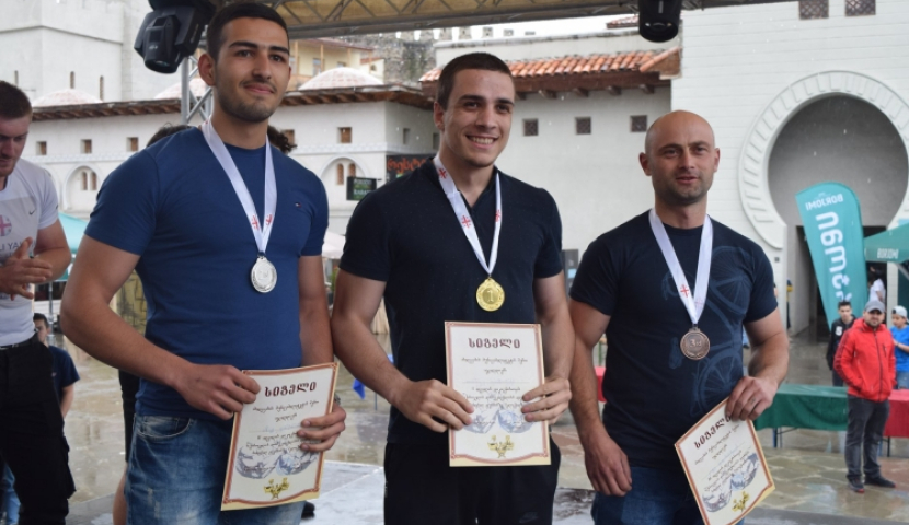 სპორტულ შეჯიბრებებში გამარჯვებულები  გამოვლინდნენ (ფოტო/ვიდეო)