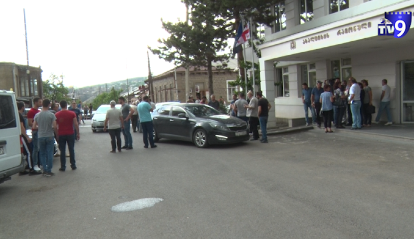 საქონლის ქურდობაში ბრალდებული ახალგაზრდების აღკვეთის ღონისძიებაზე სასამართლომ იმსჯელა