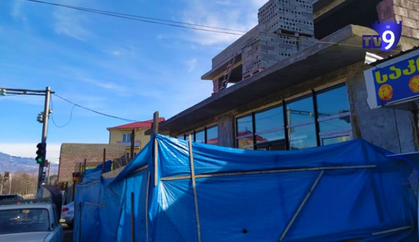 ახალციხეში სამშენებლო ობიექტიდან 35 წლამდე მამაკაცი გადმოვარდა