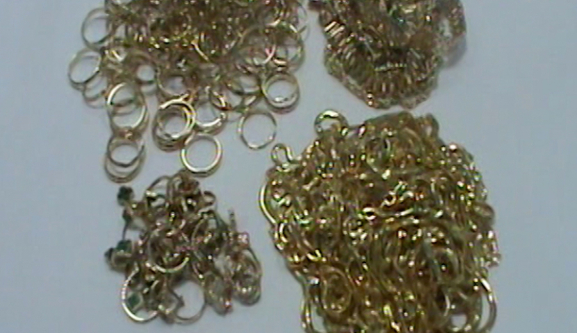 საგამოძიებო სამსახურმა საბაჟო საზღვარზე ოქროს უკანონო გადმოტანის ფაქტზე  ორი პირი ამხილა