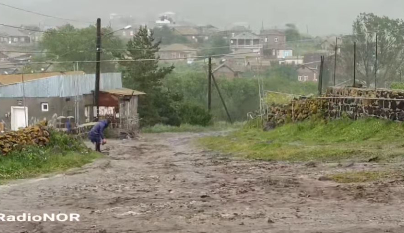 ეშტიაში ქარმა შენობებს სახურავი გადახადა