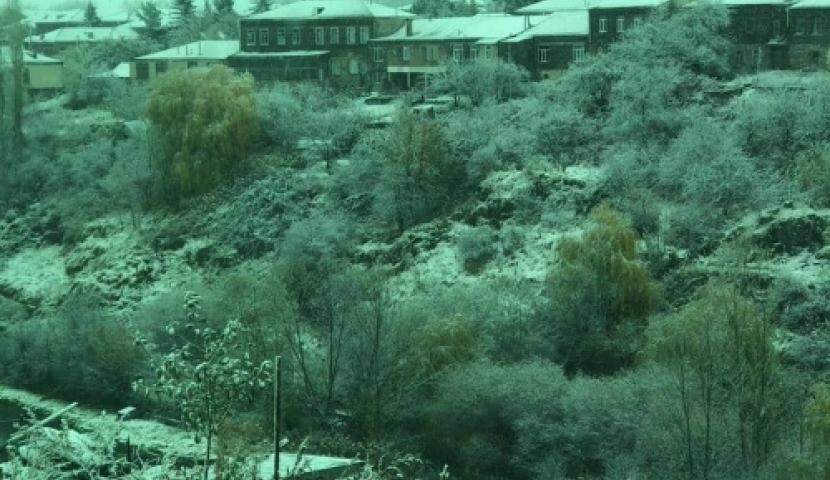 პირველი თოვლი ახალქალაქში (ფოტო)