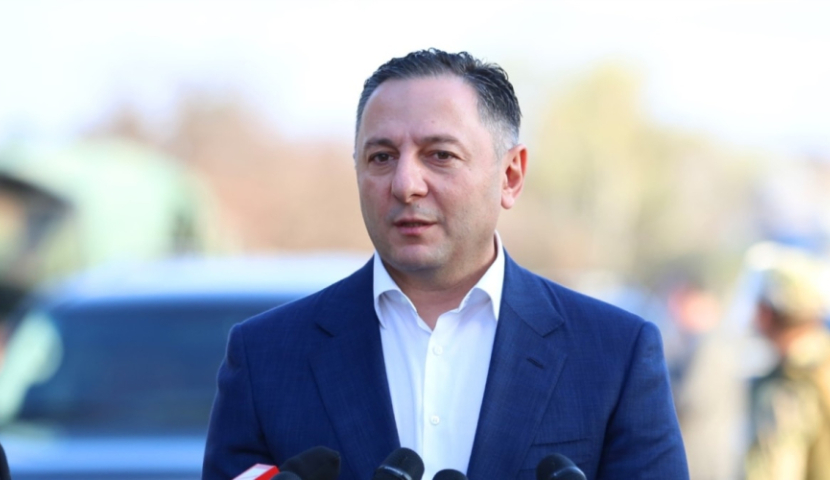 რატომ ვერ ხედავენ რუსების შემოსვლაში პრობლემას - შს და თავდაცვის მინისტრების განცხადება