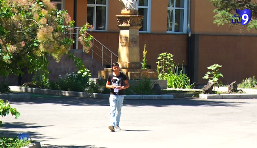 ეროვნულ გამოცდებს პირველ დღეს ახალციხეში 540 აბიტურიენტი აბარებს 