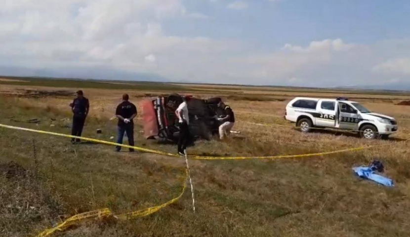 კადრები ახალქალაქში მომხდარი ავტოსაგზაო შემთხვევის ადგილიდან