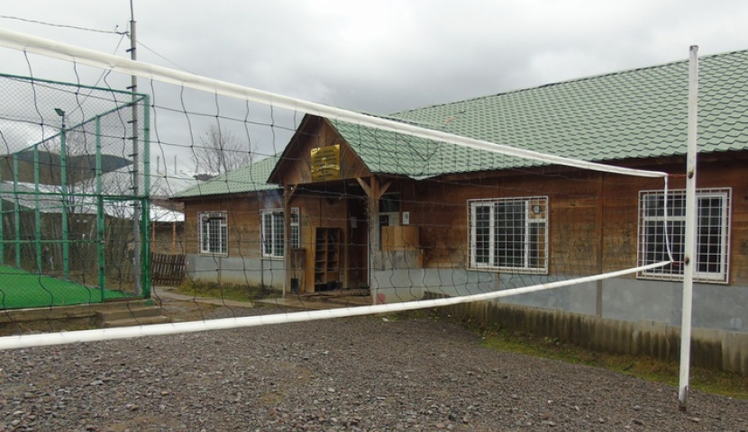 დერცელის სკოლის ყოფილი ბუღალტერი თანხის მითვისების ფაქტზე დააკავეს