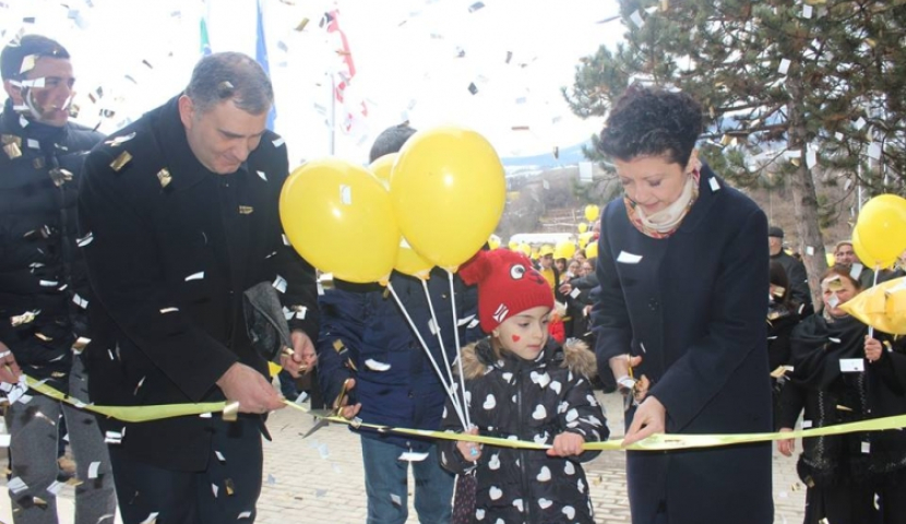 თეა წულუკიანმა ადიგენში საზოგადოებრივი ცენტრი გახსნა 