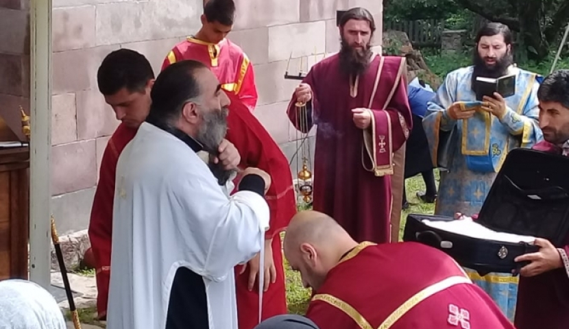 მართლმადიდებლებმა ამაღლება საზღვრისპირა, ბუზმარეთის ეკლესიაში აღნიშნეს