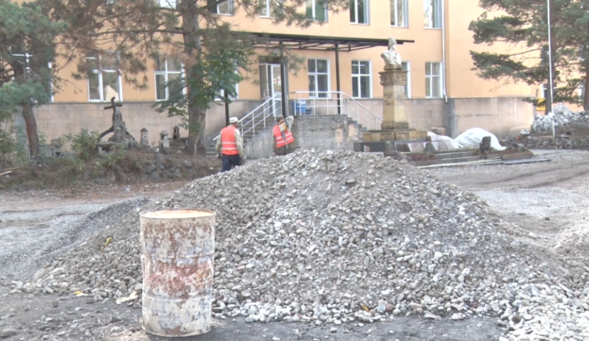 პირველი სკოლის რემონტის დასრულების თარიღმა გადაიწია 