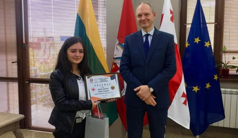 აწყურელმა მოსწავლემ ლიეტუვის საელჩოს კონკურსში გაიმარჯვა