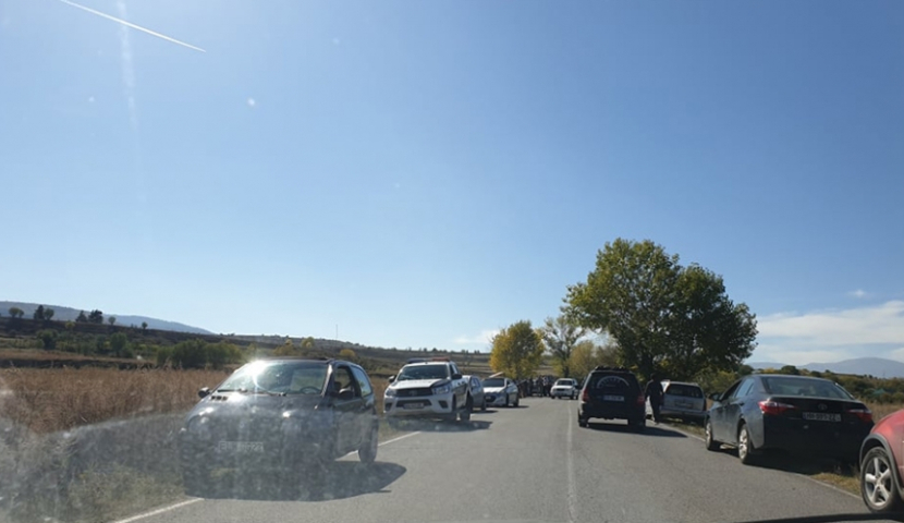 ახალციხეში ავტომობილი და ტრაქტორი გზიდან გადავარდა