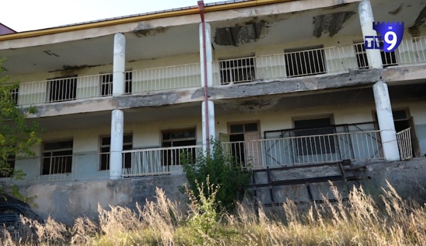 ორი წელია შშმ პირები ამორტიზებული შენობის გადაცემას ითხოვენ