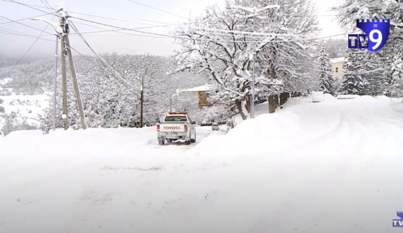 "უკვე მეორე დღეა შუქი არ გვაქვს, ვერც ცენტრალურ გზას ვუკავშირდებით" – ჯამბულ აბულაძე